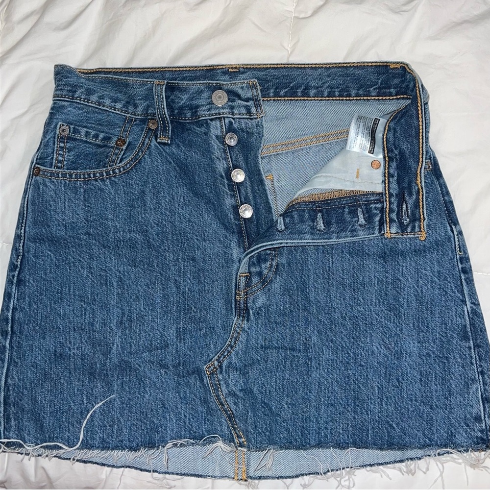 Levi’s mini skirt